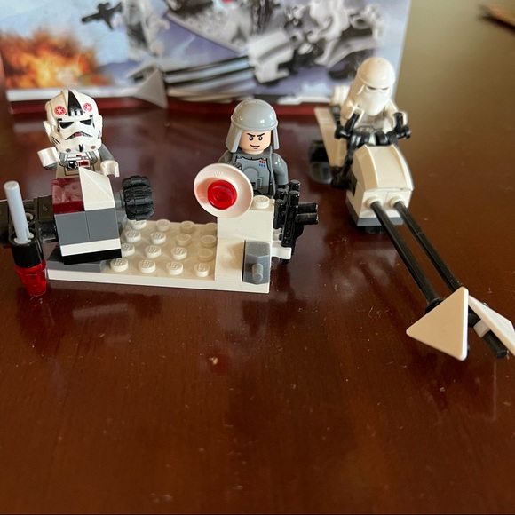 LEGO Star Wars, #8084 Snow Trooper Battle Pack Retired, manual, figures, no box - Picture 7 of 13